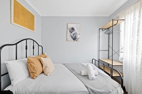 Modern Private Double Room - Central Spot At Liverpool - Shared Bathroom - Accommodation in Brisbane 2
