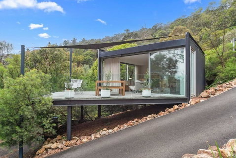 Modern Studio With Sweeping Views - Accommodation in Brisbane 3