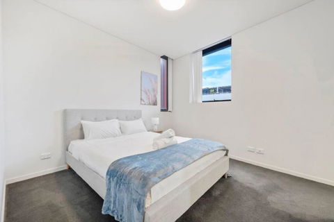 Modern Two Bed Apt In The Centre Of Erskenville - Accommodation in Brisbane 1