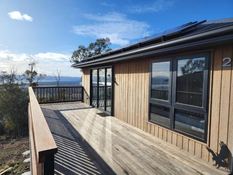 Mount Rumney Escapes Seaview House 2 - Eagle House - Accommodation in Brisbane 0