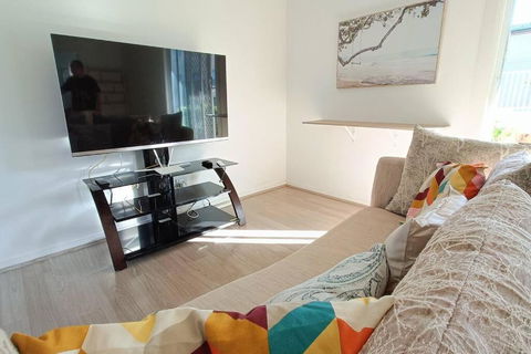 New And Cozy 2 Bedrooms Granny Flat With Aircon & Pool - Accommodation in Brisbane 1