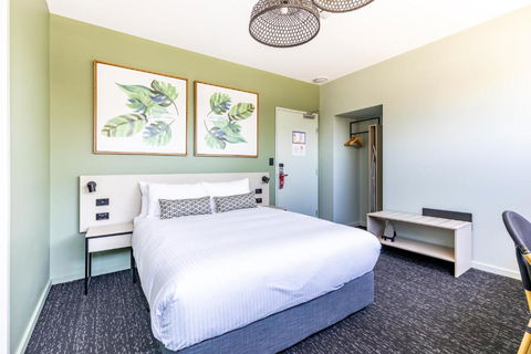 Nightcap At Commercial Hotel - Accommodation in Brisbane 2