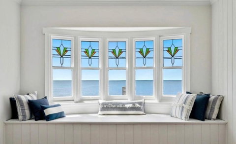 Ocean Views & City Convenience Perfect Getaway - Accommodation in Brisbane 0