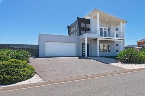 On Seascape - Accommodation in Brisbane 0