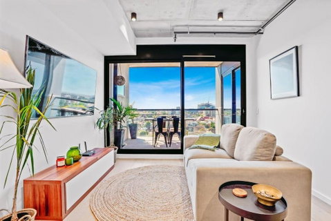Ovation - New Footscray Apt W Parking & Pool - Accommodation in Brisbane 0