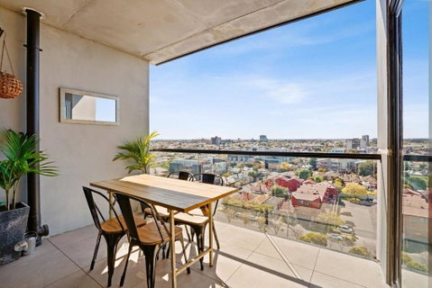 Ovation - New Footscray Apt W Parking & Pool - Accommodation in Brisbane 3