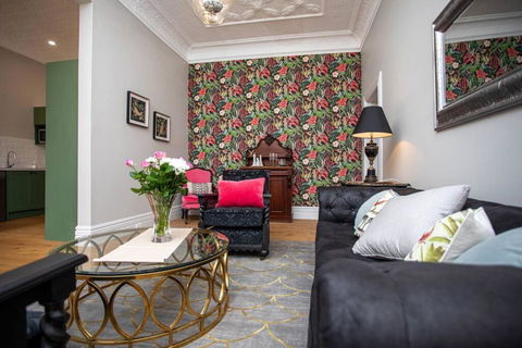 Oxbridge- Period Home In Central Goulburn - Accommodation in Brisbane 3