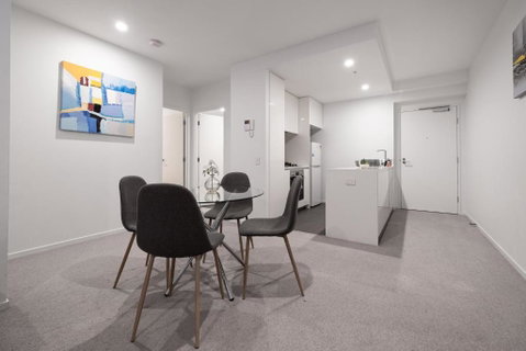 Panoramic Views 2br With Pool And Free Carpark - Accommodation in Brisbane 3