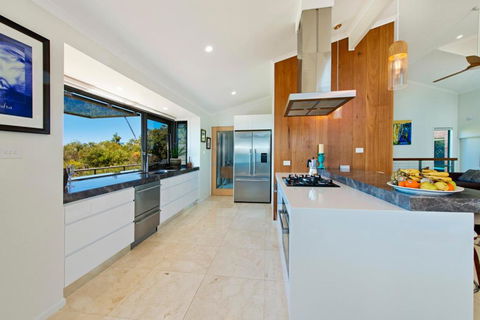 Panorama Beach House - Accommodation in Brisbane 1