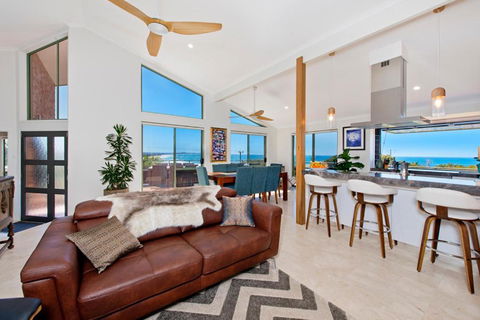 Panorama Beach House - Accommodation in Brisbane 2
