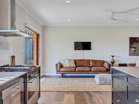 Pauls Farmhouse - Accommodation in Brisbane 2