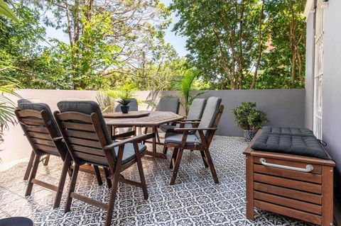 Peaceful And Stylish Petersham Aparttment With Parking - Accommodation in Brisbane 1