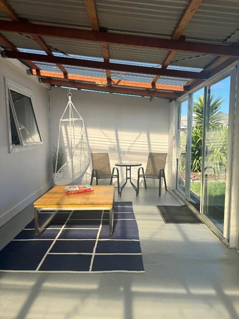 Penguin Paradise Beach House - Accommodation in Brisbane 1