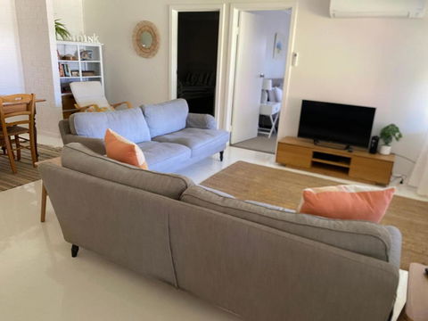 Peaceful Seaside Cottage - Accommodation in Brisbane 3