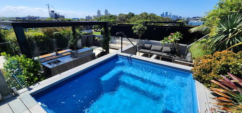 Penthouse Perfection With Private Rooftop Pool - Accommodation in Brisbane 0