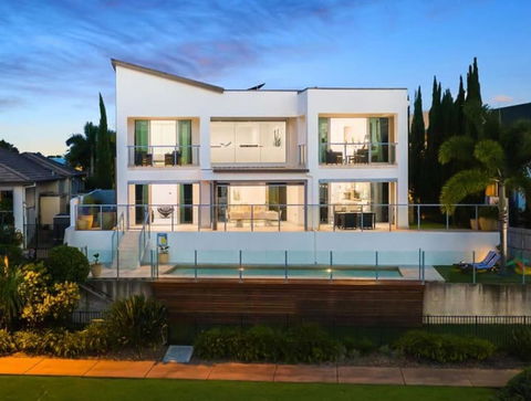 Perfect Summer Lake House - Accommodation in Brisbane 0