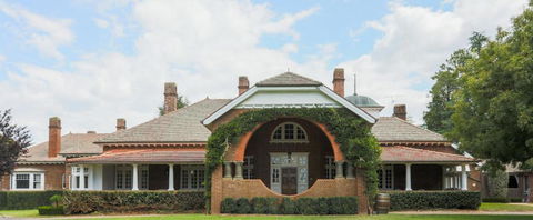Petersons Armidale Winery And Guesthouse - Accommodation in Brisbane 0