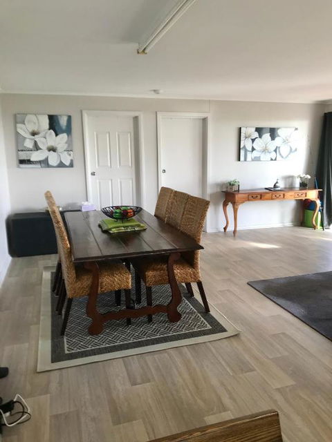 Pine View Holiday Rental - Accommodation in Brisbane 2