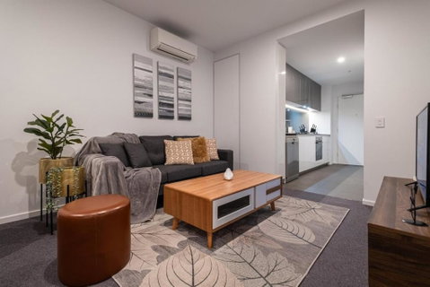 Pleasant &bright 2br2ba Apt Footscray Pool - Accommodation in Brisbane 0