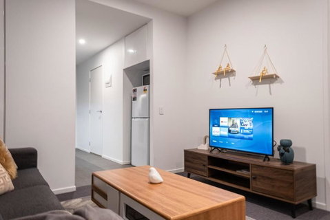 Pleasant &bright 2br2ba Apt Footscray Pool - Accommodation in Brisbane 2