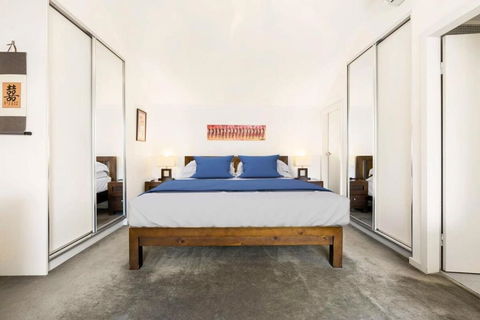 Poolside Apartment Opposite Redfern Park - Accommodation in Brisbane 2