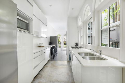 Pet Friendly Paddo Terrace - Accommodation in Brisbane 2