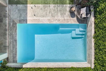 Quite Luxurious House With Pool 220m To Railway Station with Accommodation in Brisbane