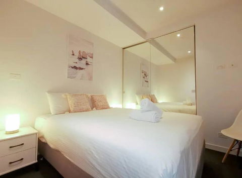 PR126-1 BR Comfy Stay Next To Station With FREE Parking - Accommodation in Brisbane 0