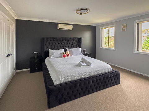 Prestons Dream Holiday 4 Bedroom - Accommodation in Brisbane 0