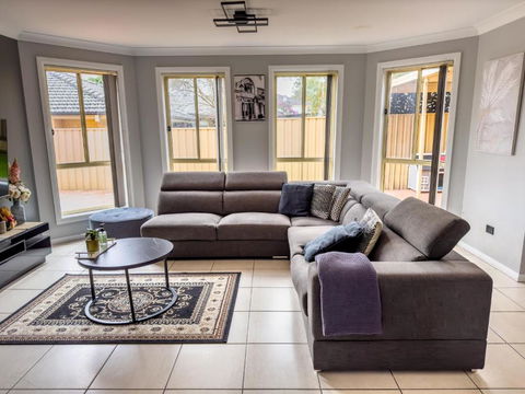 Prestons Dream Holiday 4 Bedroom - Accommodation in Brisbane 3