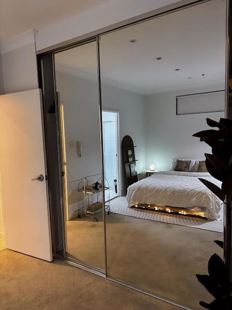 Private Room With Balcony - Accommodation in Brisbane 2