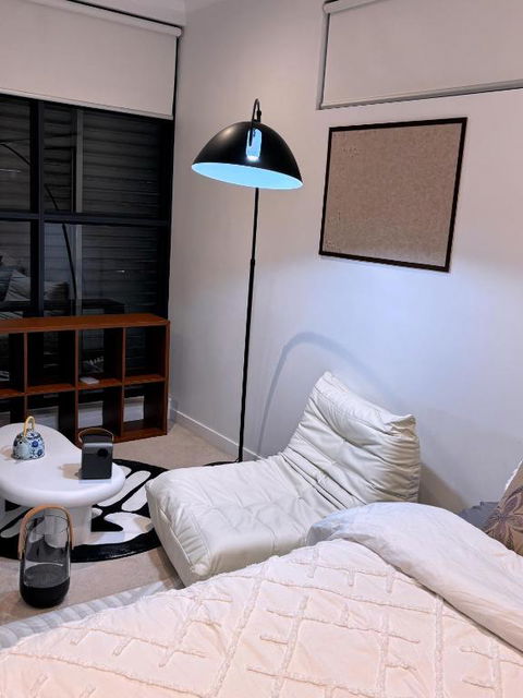 Private Room With Balcony - Accommodation in Brisbane 3