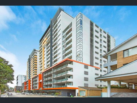 Private Room With Shared Washroom Only In 3bhk Apartment - Accommodation in Brisbane 0