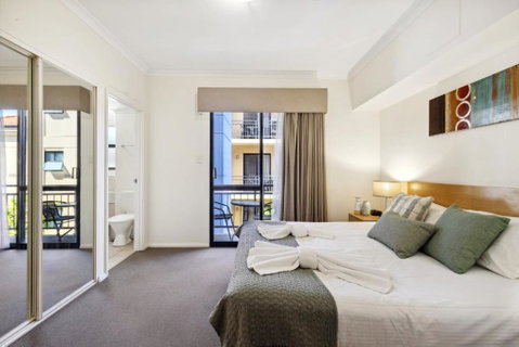 Prized Perth Retreat 1BDR - Accommodation in Brisbane 2