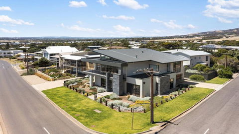 Puesta De Sol Home By Wine Coast Holiday Rentals - Accommodation in Brisbane 1