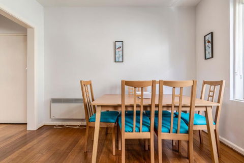 Quaint & Homey Ripponlea Flat - Accommodation in Brisbane 3