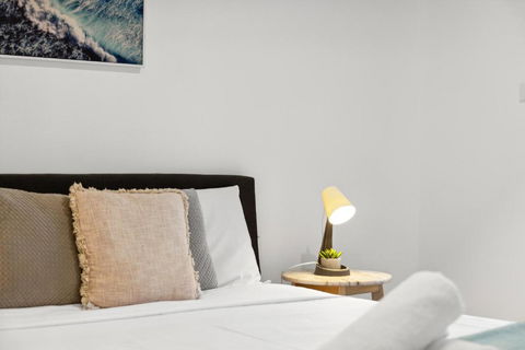 Quaint Double Room - Centrally Located At Glenfield - Shared Bathroom - Accommodation in Brisbane 2