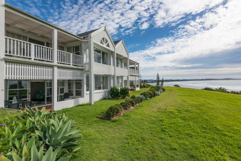 Quarterdeck 18 - Accommodation in Brisbane 1