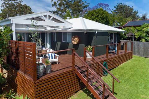 Queenberry Cottage - Jacuzzi, Village Location & 10 Mins To Beach - Accommodation in Brisbane 2