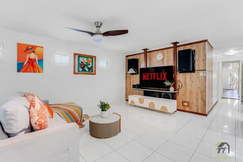 Quiet 5 Bedrooms House Located Springfield Lake - Accommodation in Brisbane 0