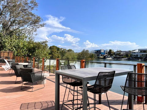 Quiet Family Paradise In Surfers - Accommodation in Brisbane 1