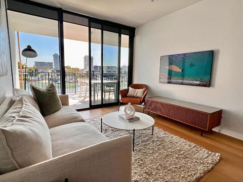 Quiet Family Paradise In Surfers - Accommodation in Brisbane 3