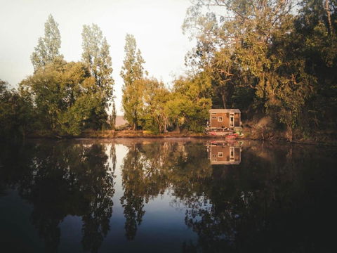 Quiet Lake House In Winery By Tiny Away - Accommodation in Brisbane 0