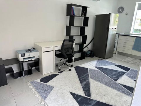 Quiet, Private Studio 1 Double Bed And Extra Matress - Accommodation in Brisbane 1