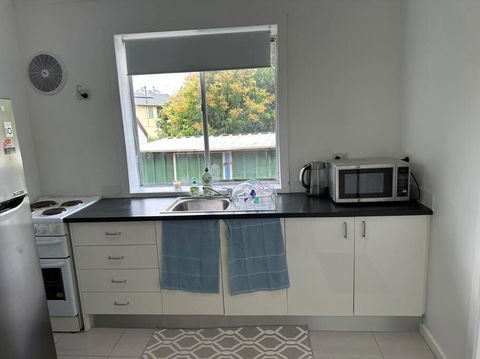 Quiet, Private Studio 1 Double Bed And Extra Matress - Accommodation in Brisbane 3