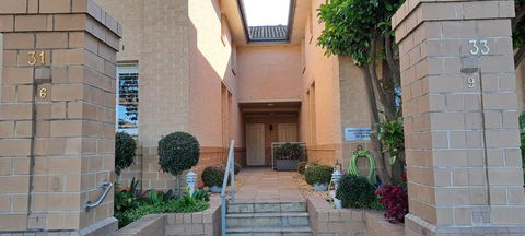 Quiet Secure Oasis In Gymea - Accommodation in Brisbane 0