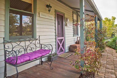 Quince Cottage - Accommodation in Brisbane 0