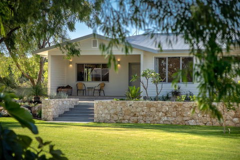 Quins Landing I Private Properties - Accommodation in Brisbane 1