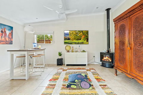 Quirky Marrickville 1-Bed With Courtyard By Shops - Accommodation in Brisbane 1