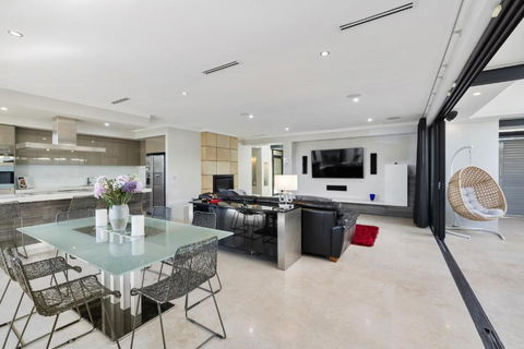 Quiet Couples Getaway - Accommodation in Brisbane 1